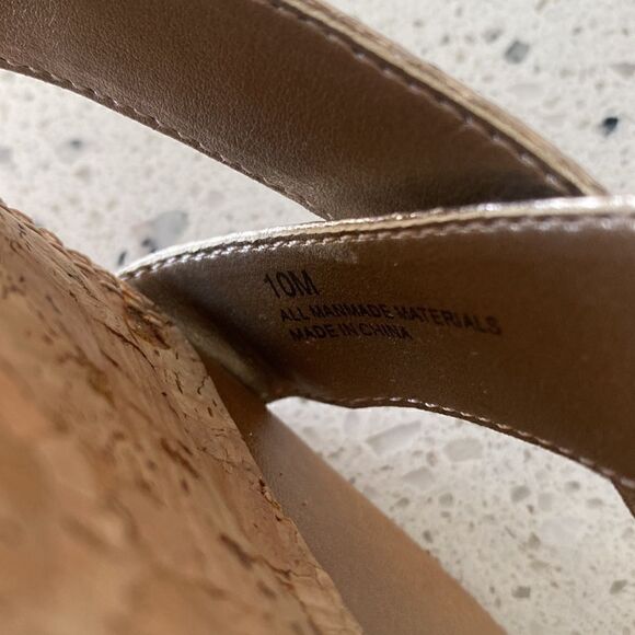 Gianni Bini Women Cork Wedge Metallic Gold Ankle Strap Platform Sandals Size 10 - Picture 6 of 16